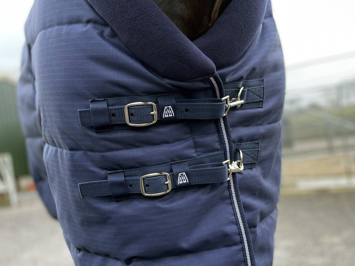 Masterclip 200G Stable Rug with Padded Neck – Cosy Winter Comfort