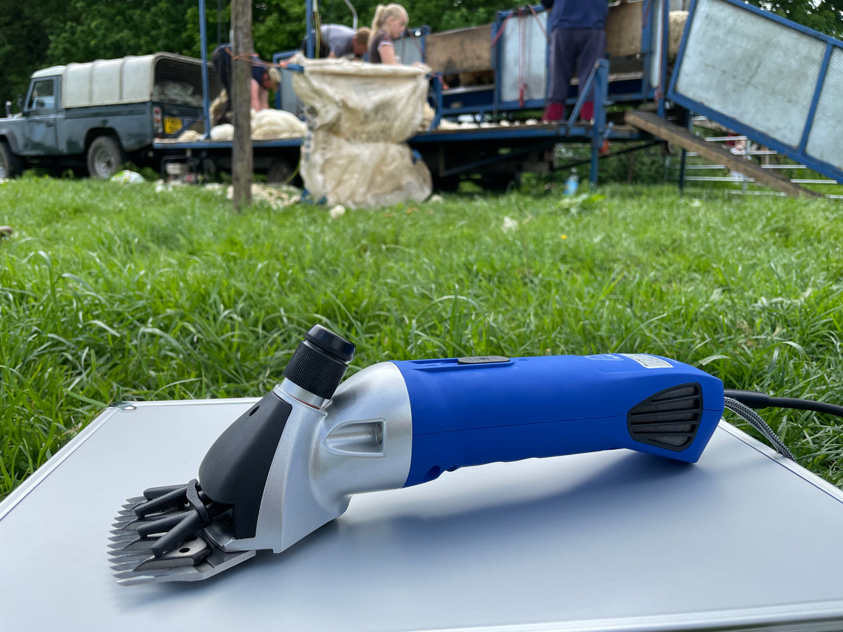 Ewe 2000 Sheep Shearing Clipper | Blue