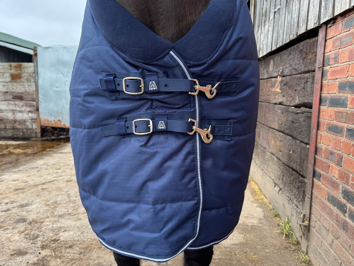 Masterclip 200G Stable Rug with Padded Neck – Cosy Winter Comfort