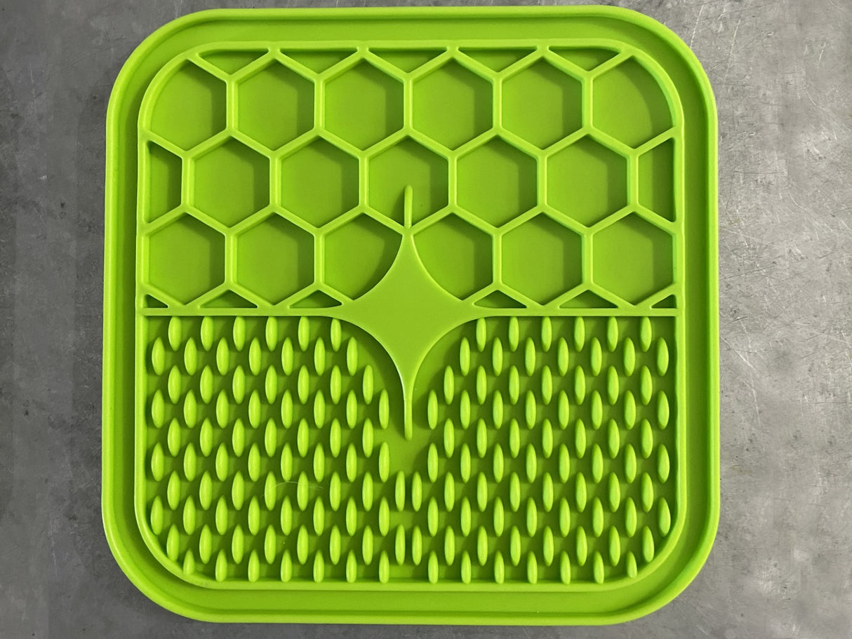 Small Anxiety Reducing Slow Feeding Lick Mat - Green
