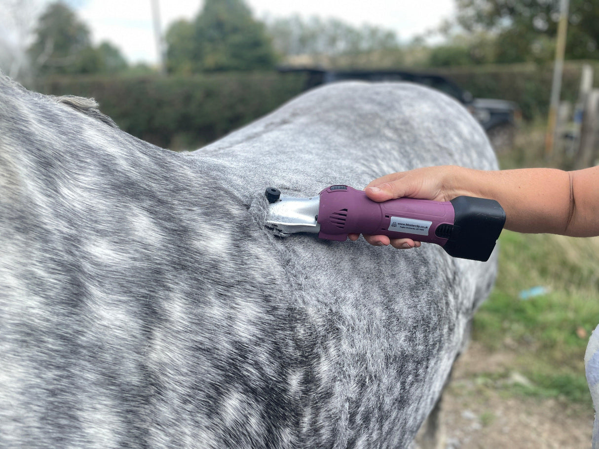 Ex-Demo Cordless HD Roamer Horse Clipper - Masterclip