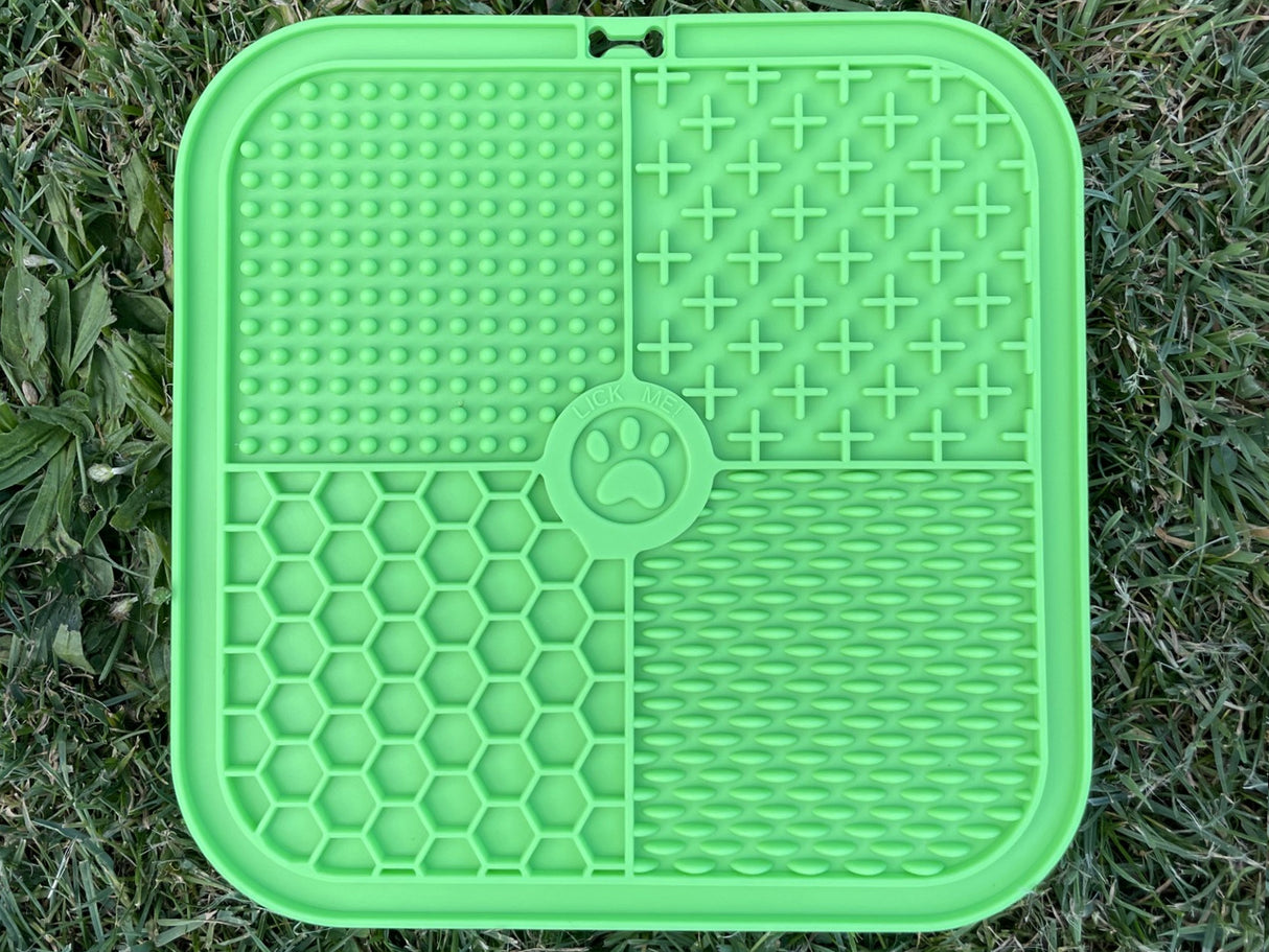 Large Anxiety Reducing Slow Feeding Lick Mat - Green