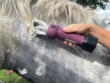 HD Roamer clipping horses neck with fine A2 blade