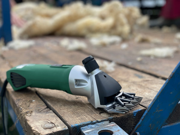 Ex-Demo Ewe 2000 Sheep Shearing Clipper | Green