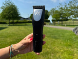 Cordless PRO A5 Dog Clipper with Number 10 Blade, 4 Metal Comb Guides & 2 Batteries - Powerful Everyday Professional Clipper