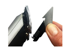 Load image into Gallery viewer, Ex-Demo Pedigree Pro Dog Clipper Set with 4 Comb Guides - Masterclip