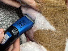 Load image into Gallery viewer, Silver Cordless Veterinary Showmate II Dog Trimmer - Masterclip